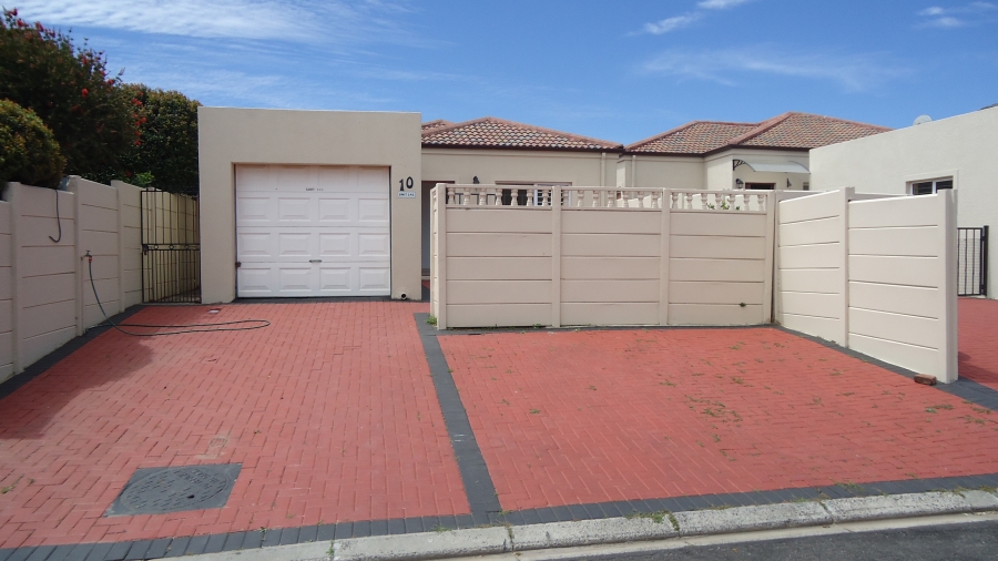 2 Bedroom Property for Sale in Admirals Park Western Cape
